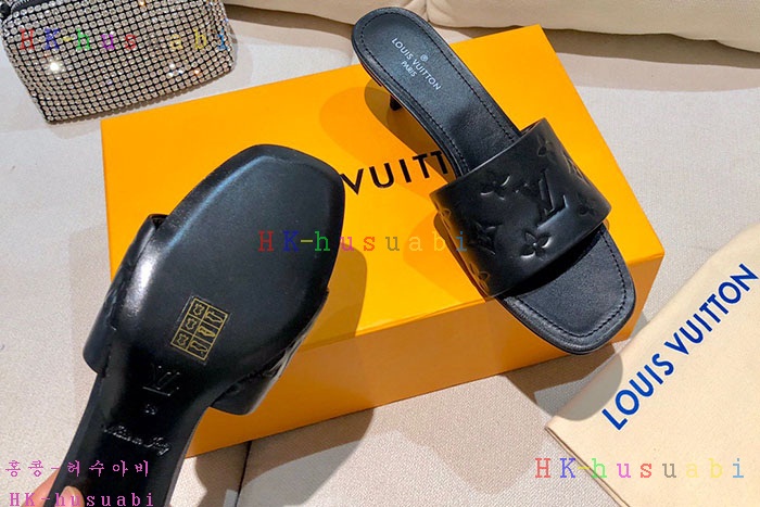 NEW 루이비통 샌들 신상 LV 857804