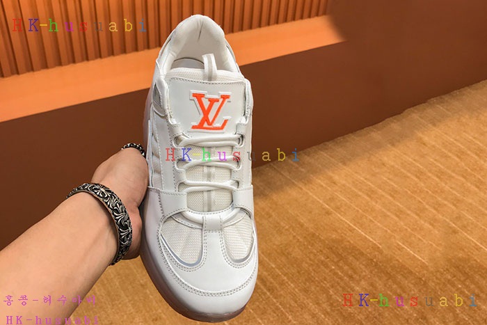 NEW 루이비통 스니커즈 신상 LV 857811