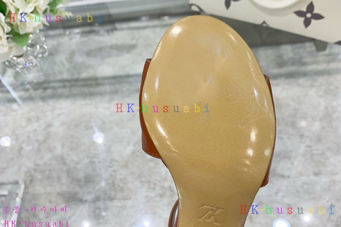 NEW 루이비통 샌들 신상 LV 857521