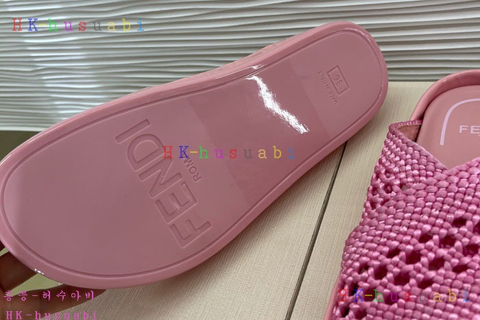 NEW 펜디 슬리퍼 신상 FD 572775