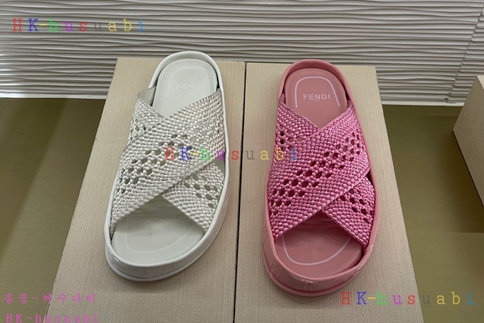 NEW 펜디 슬리퍼 신상 FD 572775