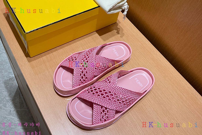 NEW 펜디 슬리퍼 신상 FD 572775