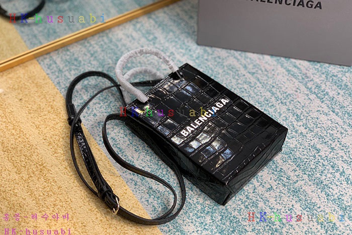 ★미러급★발렌시아가 쇼핑 폰 홀더 크로스백 B 333521