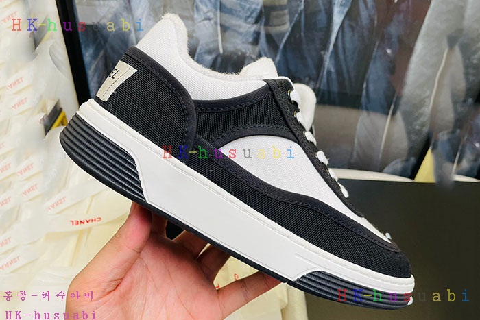 NEW 샤넬  스니커즈 신상 C 557280