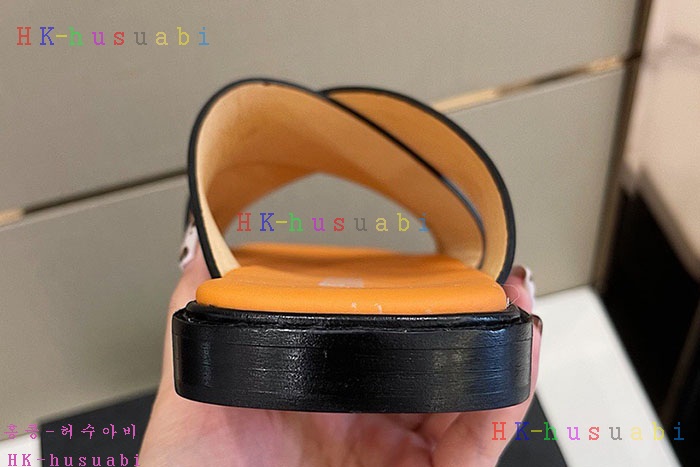 NEW 프라다 슬리퍼 신상 P 3325008