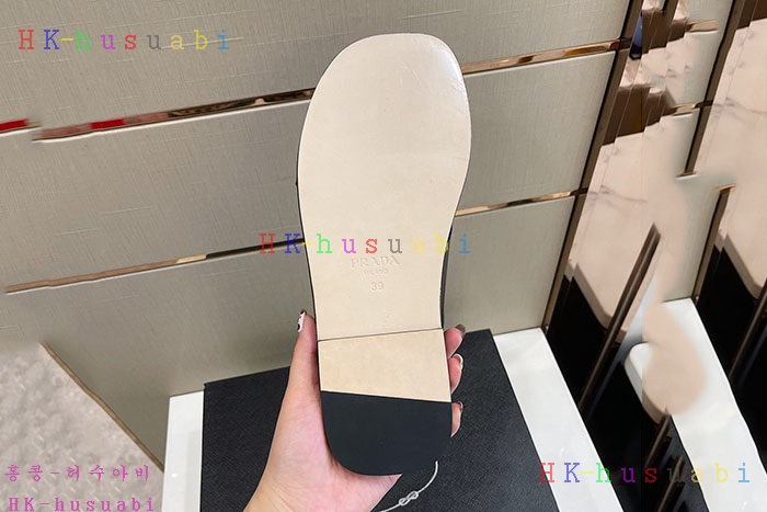 NEW 프라다 슬리퍼 신상 P 3325008