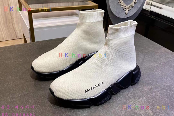 NEW 발렌시아가 스니커즈 신상 B 922530