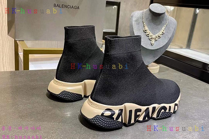 NEW 발렌시아가 스니커즈 신상 B 922540