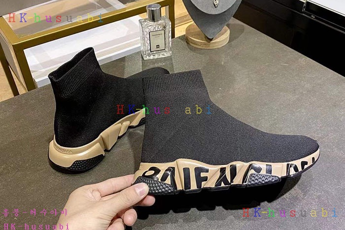 NEW 발렌시아가 스니커즈 신상 B 922540