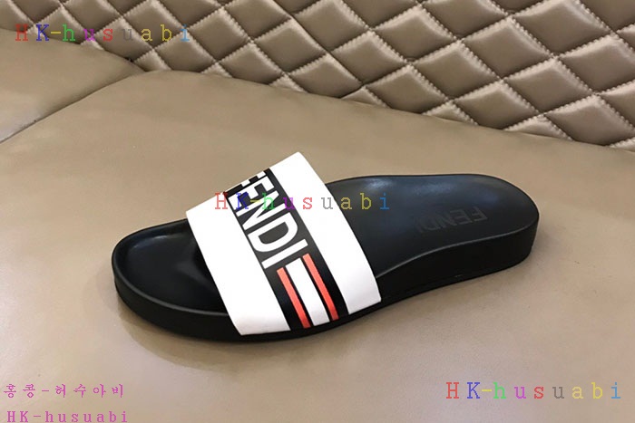 NEW 펜디 슬리퍼 신상 FD 9673351