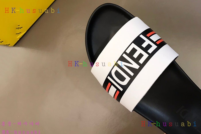 NEW 펜디 슬리퍼 신상 FD 9673351