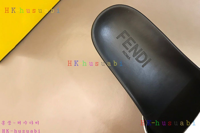 NEW 펜디 슬리퍼 신상 FD 9673351
