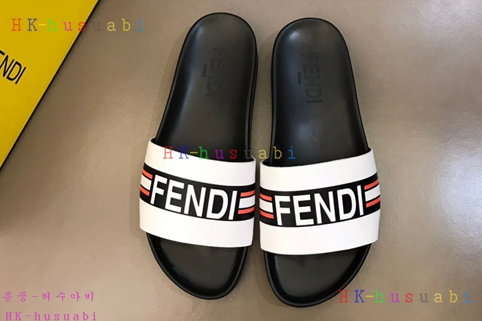 NEW 펜디 슬리퍼 신상 FD 9673351
