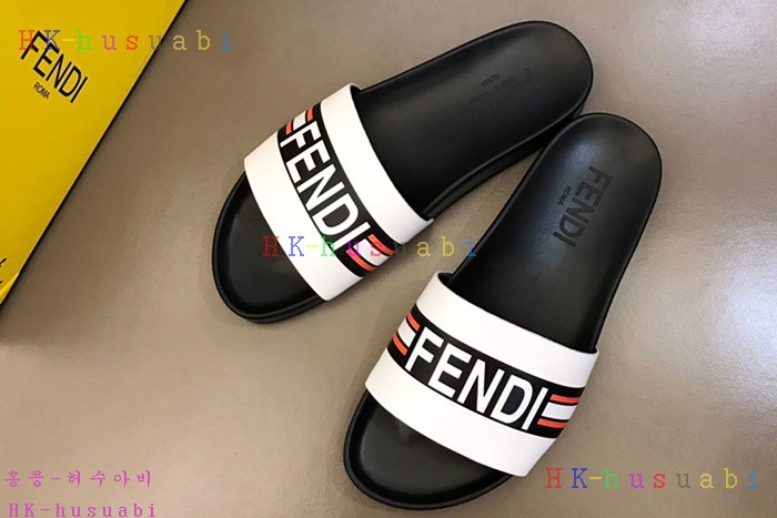NEW 펜디 슬리퍼 신상 FD 9673351