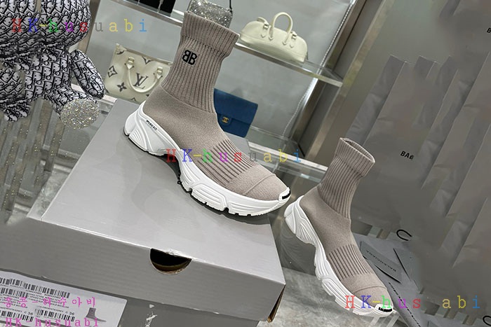 NEW 발렌시아가 스니커즈 신상 B 427752