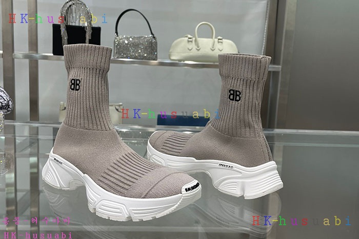 NEW 발렌시아가 스니커즈 신상 B 427752