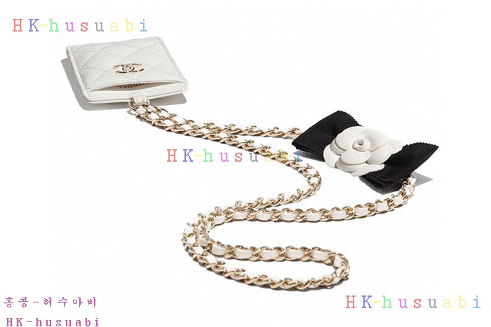 ★미러급★샤넬 클래식 램스킨 퀼팅 까멜리아 장식 체인목걸이 홀더 AP2159