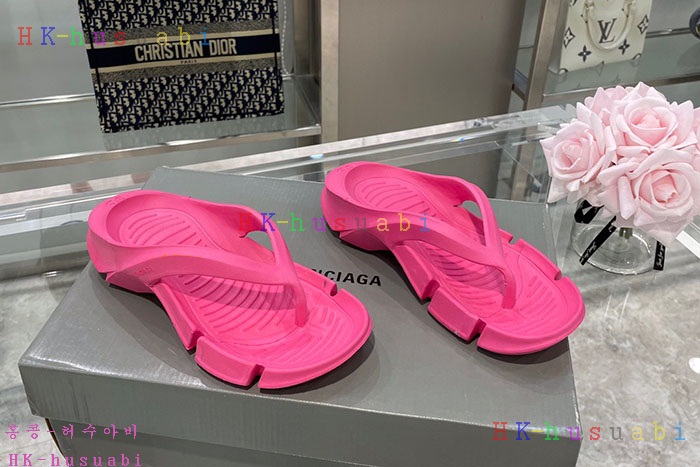 NEW 발렌시아가 슬리퍼 신상 B 889652