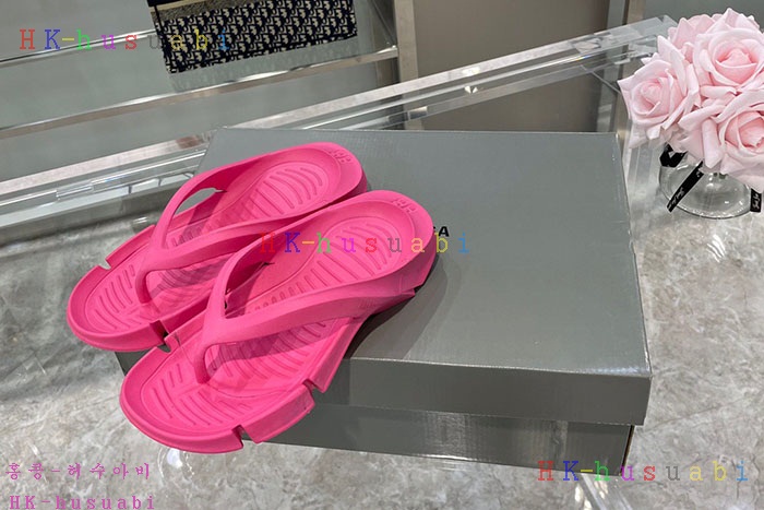 NEW 발렌시아가 슬리퍼 신상 B 889652