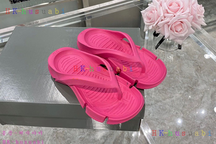 NEW 발렌시아가 슬리퍼 신상 B 889652