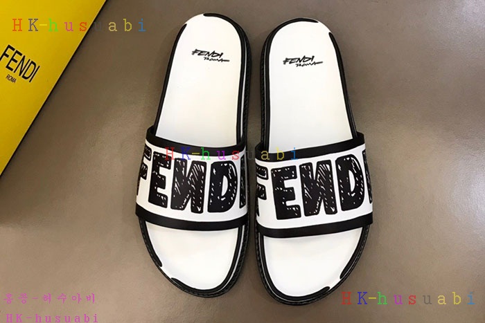 NEW 펜디 샌들 신상 FD 8576632