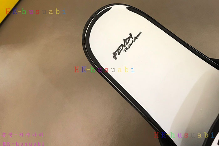 NEW 펜디 샌들 신상 FD 8576632