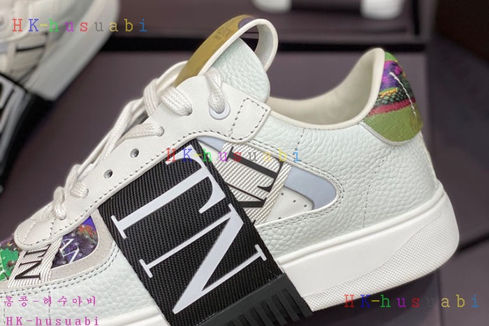 NEW 발렌티노 스니커즈 신상 V 23650