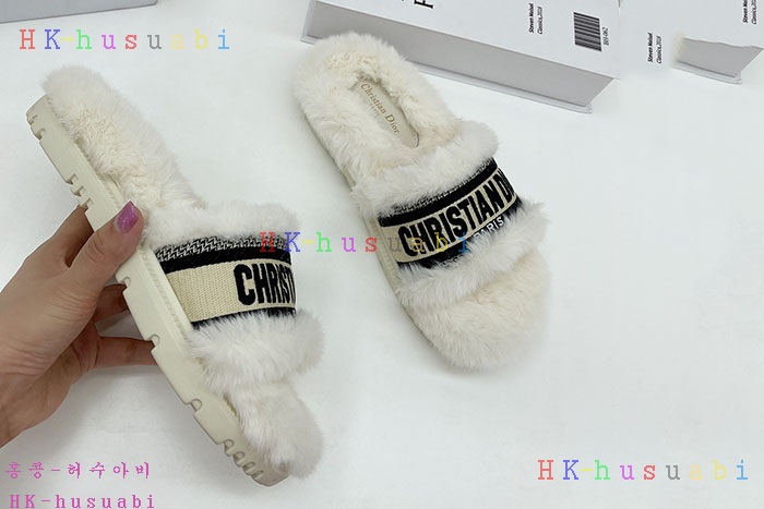 NEW 디올 슬리퍼 신상 DR 472217