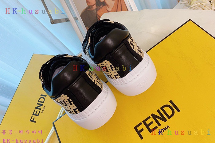 NEW 펜디 스니커즈 신상 FD 3335827