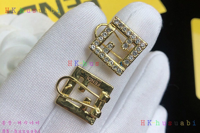 NEW 펜디 귀걸이 신상 FD 258823