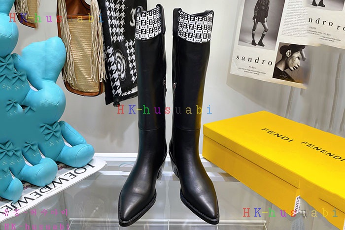 NEW 펜디 부츠 신상 FD 2428855