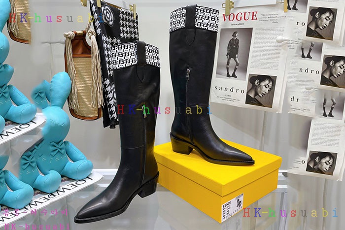 NEW 펜디 부츠 신상 FD 2428855