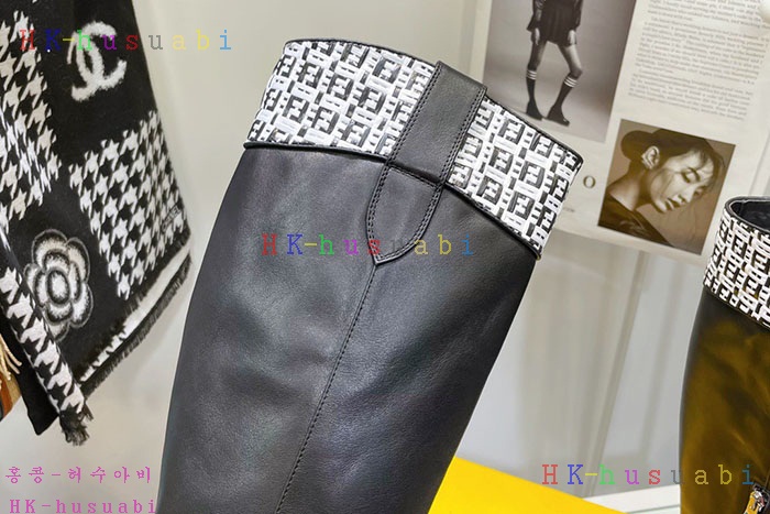 NEW 펜디 부츠 신상 FD 2428855