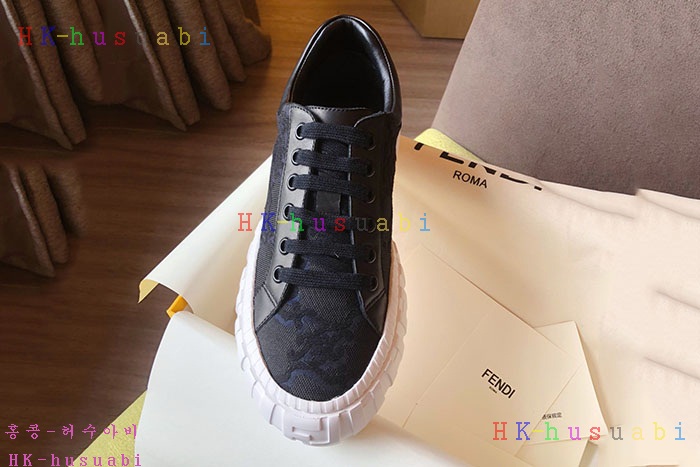 NEW 펜디 스니커즈 신상 FD 2428850