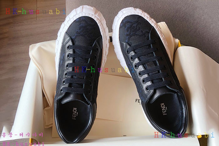 NEW 펜디 스니커즈 신상 FD 2428850
