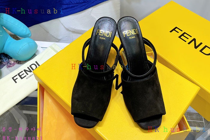 NEW 펜디 신발 신상 FD 2428860