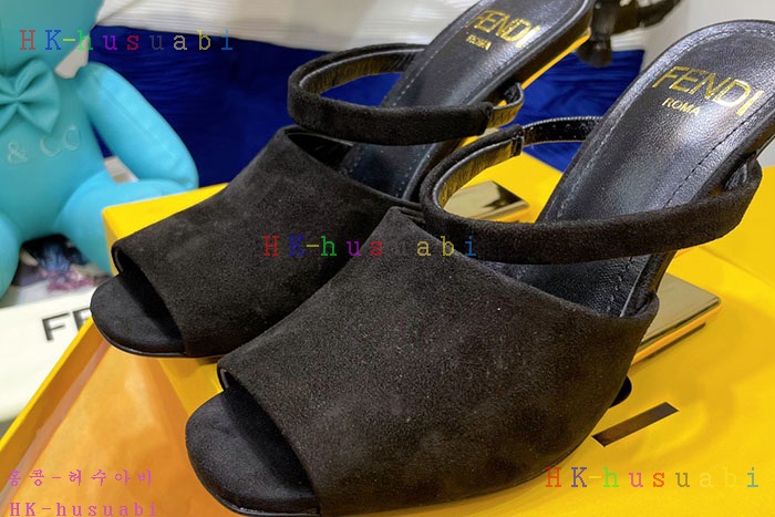 NEW 펜디 신발 신상 FD 2428860