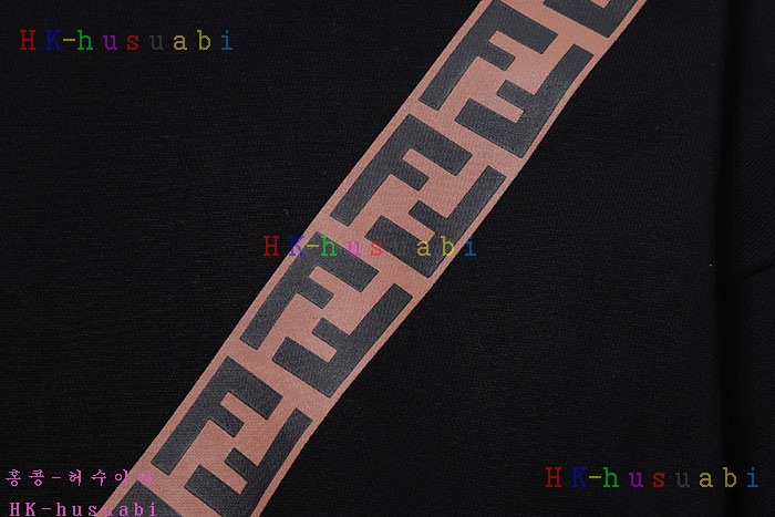 NEW 펜디 긴팔티 신상 FD 758221