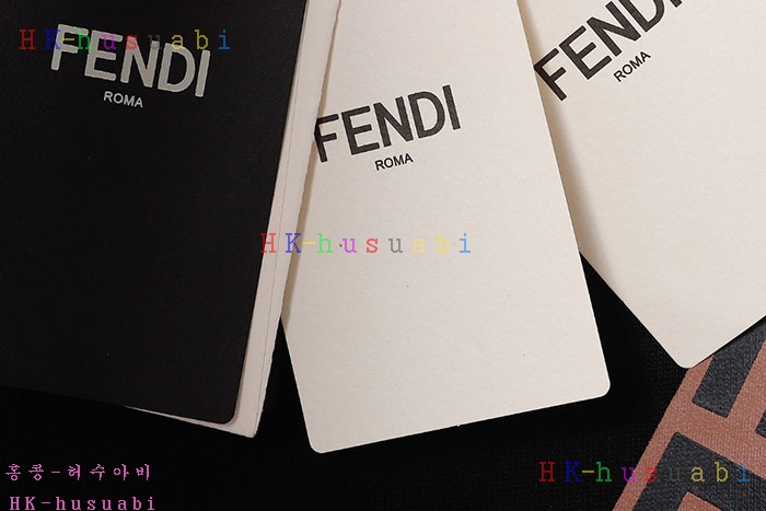 NEW 펜디 긴팔티 신상 FD 758221