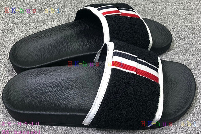 NEW 톰브라운 슬리퍼 신상 TB 586662