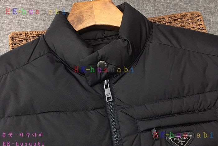 NEW 프라다 패딩조끼 신상 P 4478853