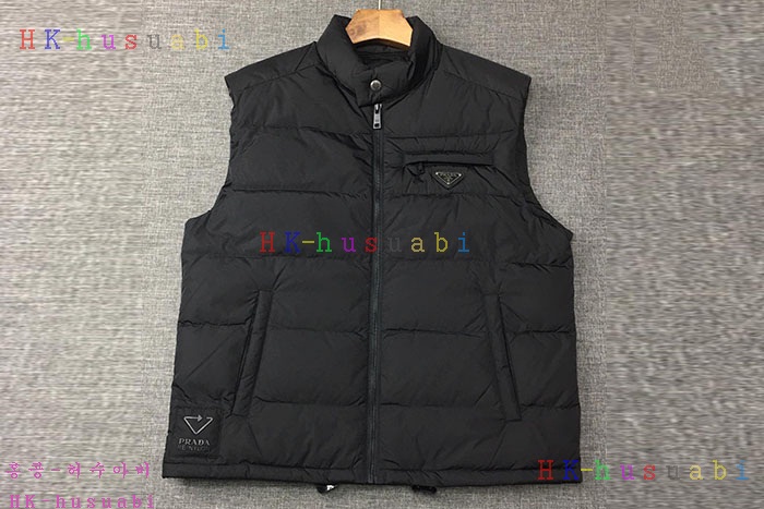 NEW 프라다 패딩조끼 신상 P 4478853