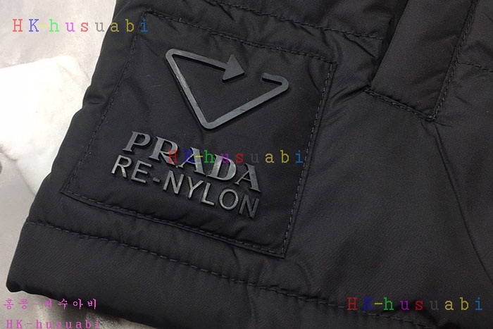 NEW 프라다 패딩조끼 신상 P 4478853