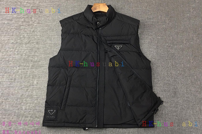 NEW 프라다 패딩조끼 신상 P 4478853