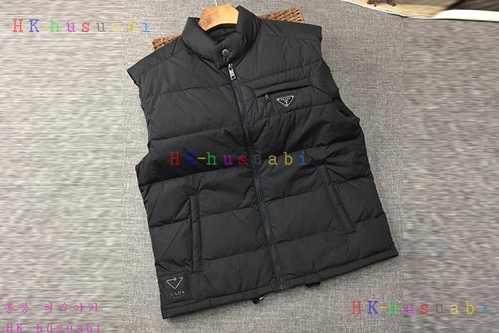 NEW 프라다 패딩조끼 신상 P 4478853