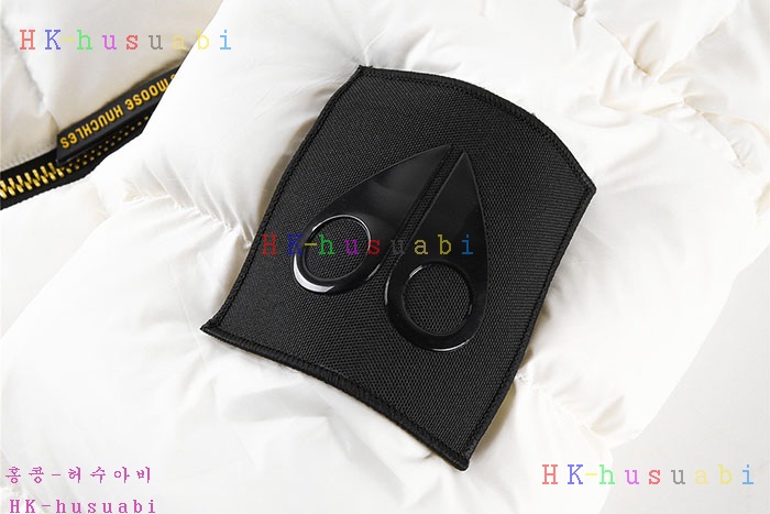 NEW 무스너클 패딩 신상 M 558245