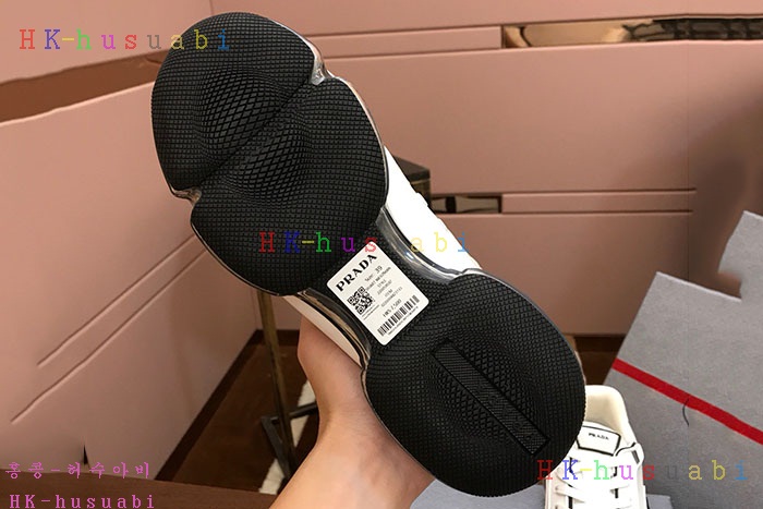 NEW 프라다 스니커즈 신상 P 336705