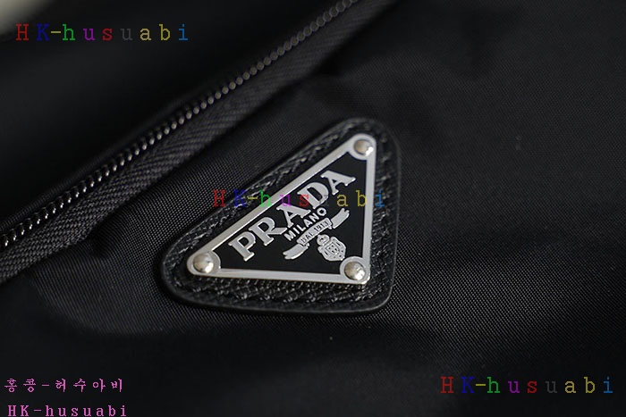 NEW 프라다 나일론 메신저백 P 2VH021