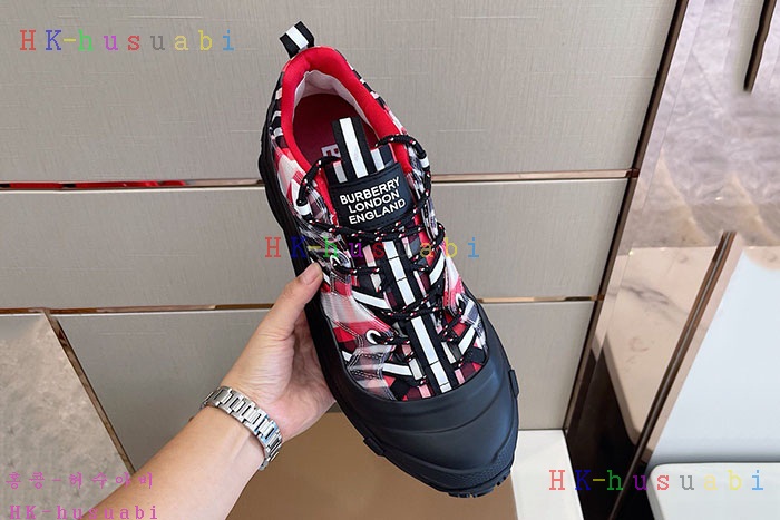NEW 버버리 신발 신상 B 5525885
