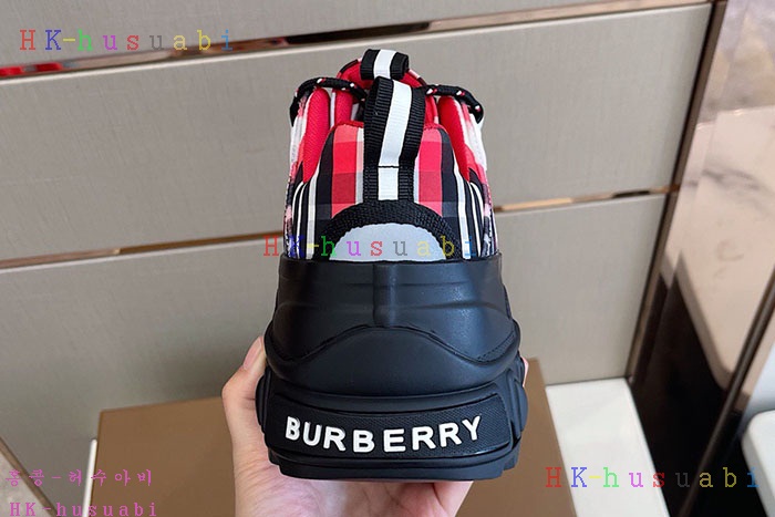 NEW 버버리 신발 신상 B 5525885
